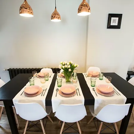 Luxury Penthouse Old Town Apartment *